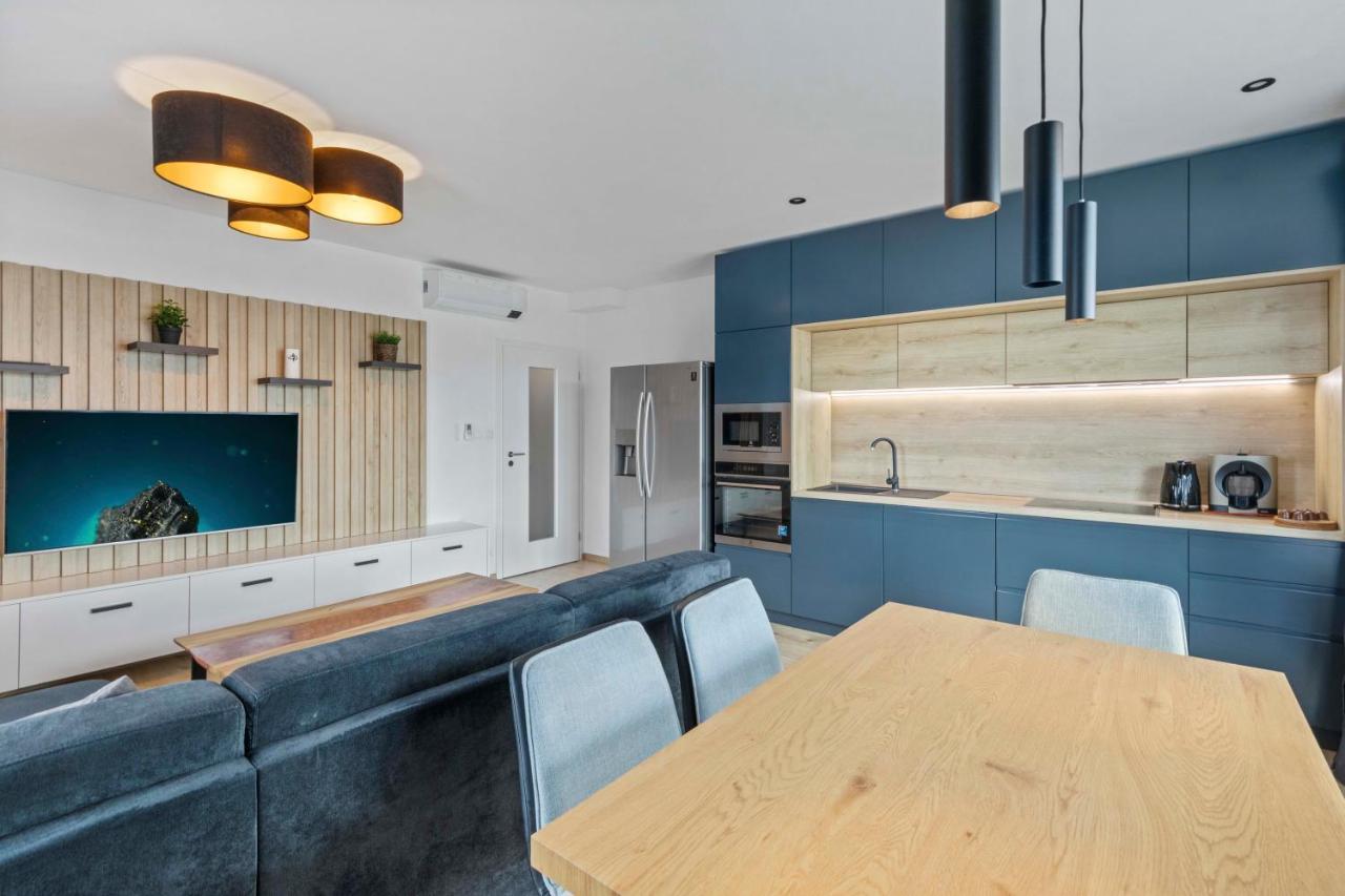 Lam Premiere - Ac - Awesome View In Bratislava Apartment Luaran gambar