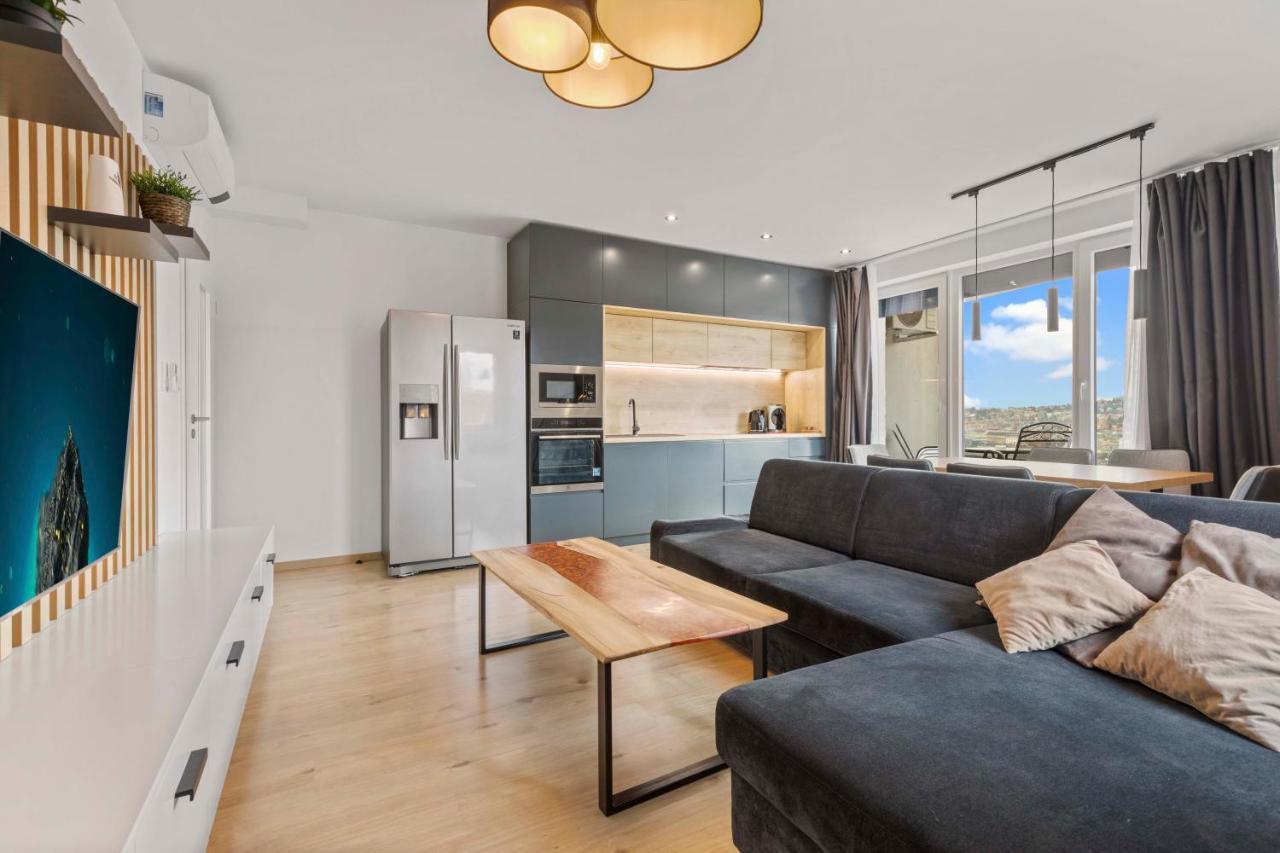 Lam Premiere - Ac - Awesome View In Bratislava Apartment Luaran gambar