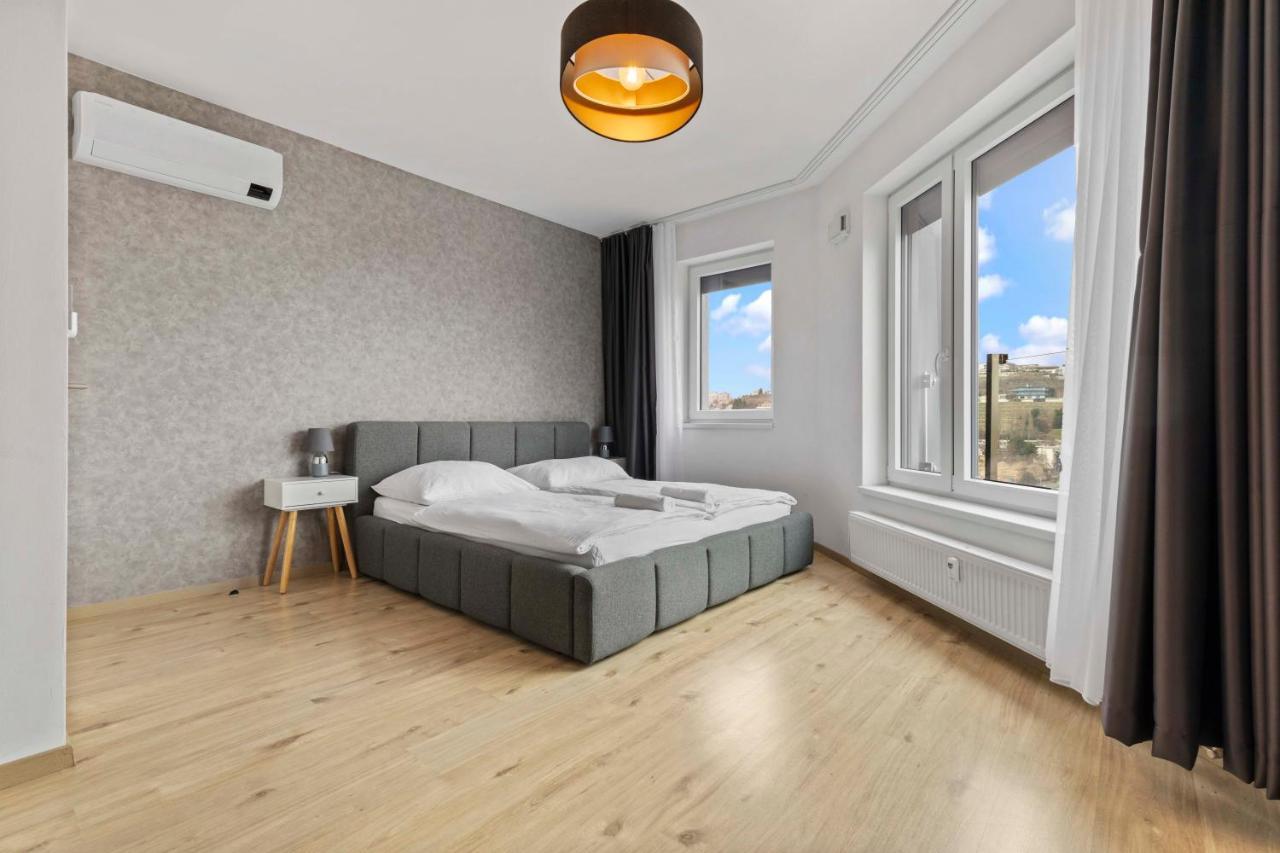 Lam Premiere - Ac - Awesome View In Bratislava Apartment Luaran gambar